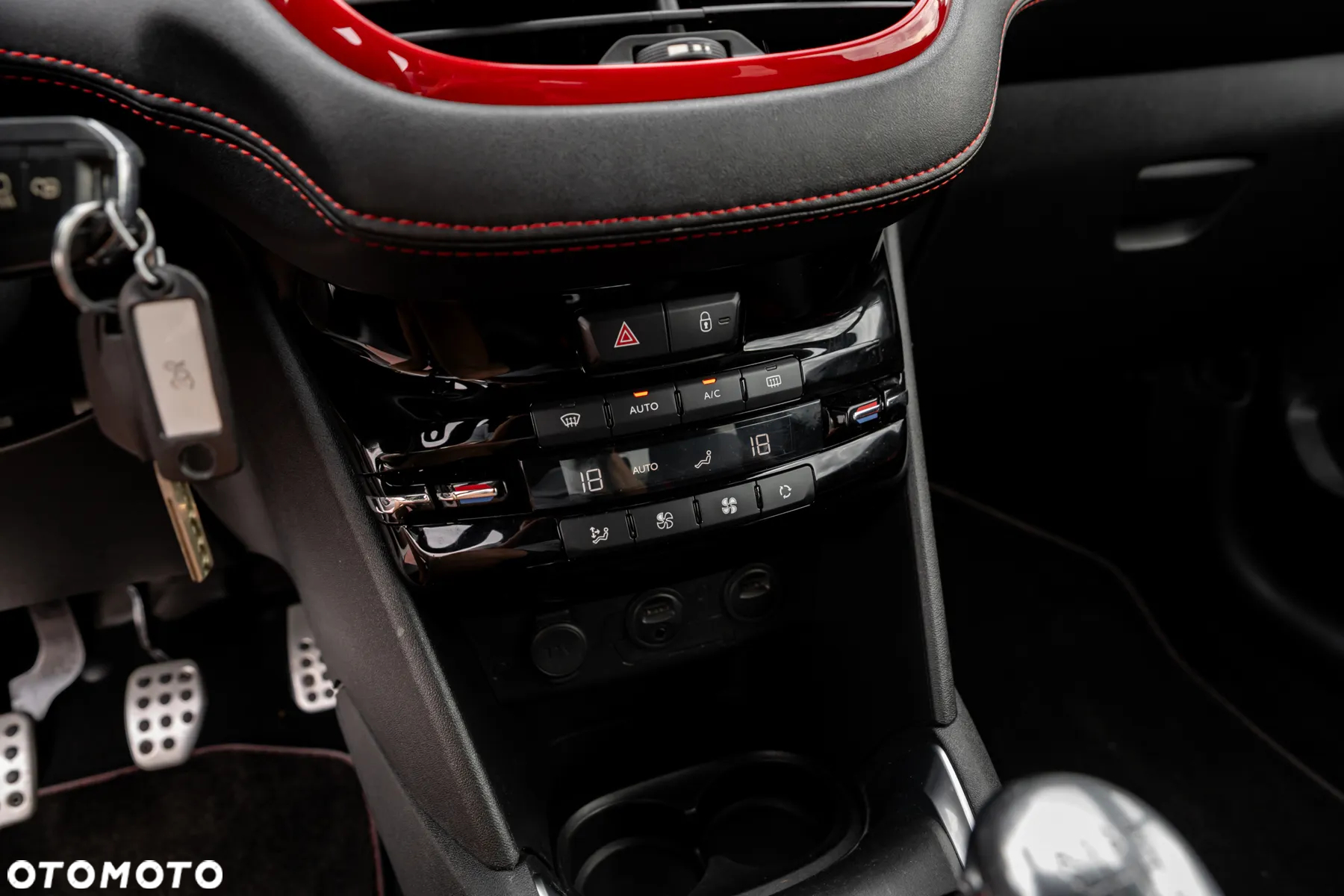Peugeot 208 1.6 THP GTi - 32