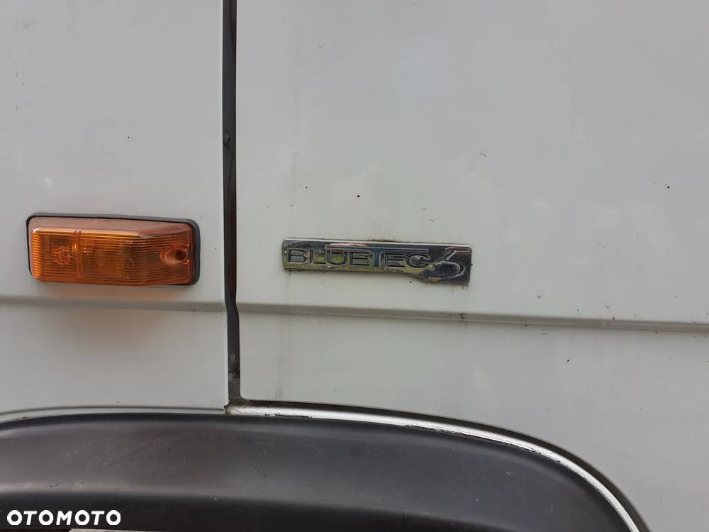 Mercedes-Benz VARIO 818 - 13