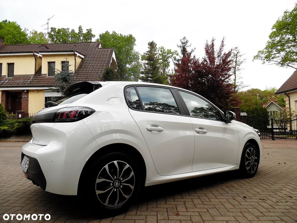 Peugeot 208 - 13