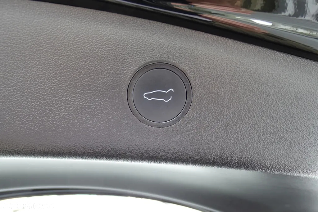 Tesla Model 3 Langstreckenbatterie Allradantrieb Dual Motor - 32
