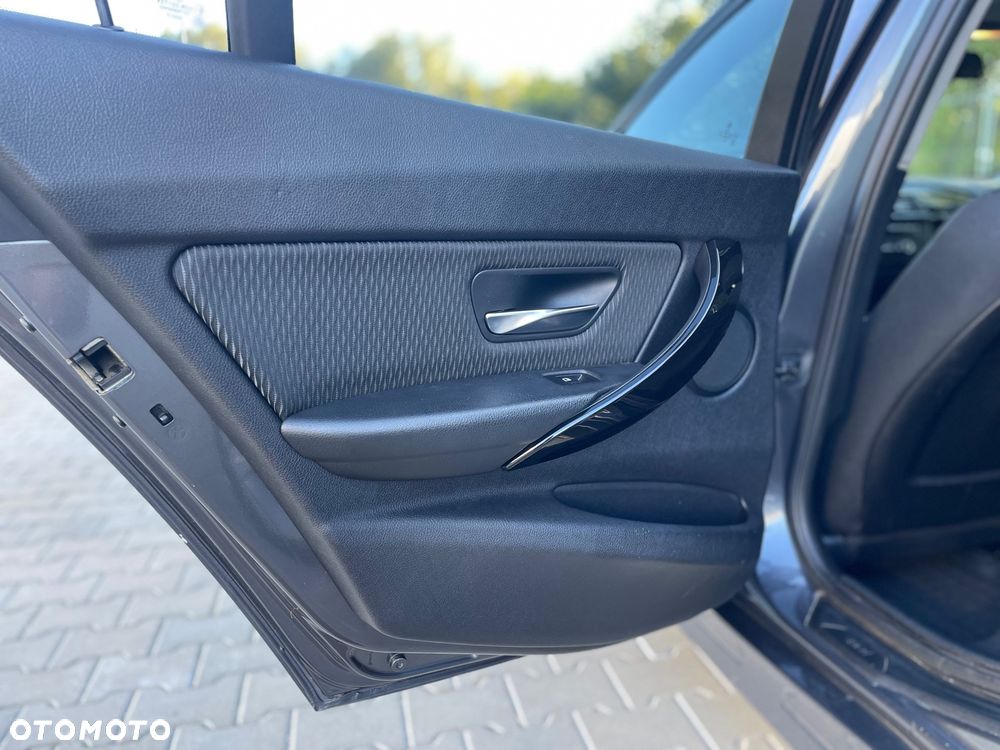 BMW Seria 3 - 16