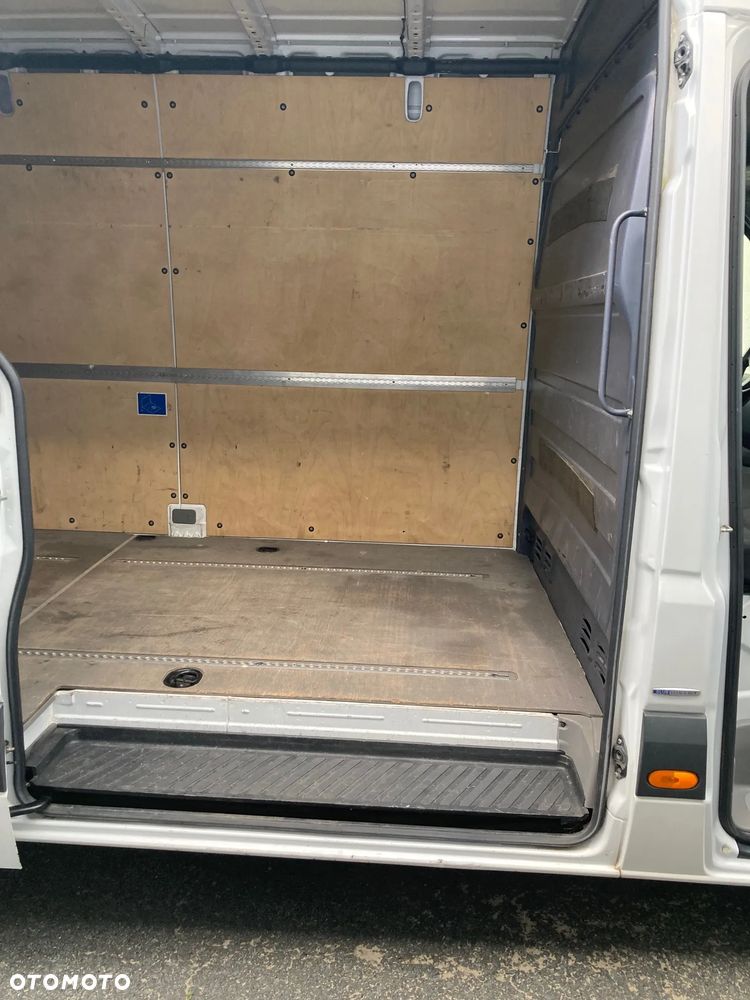 Mercedes-Benz Sprinter - 10