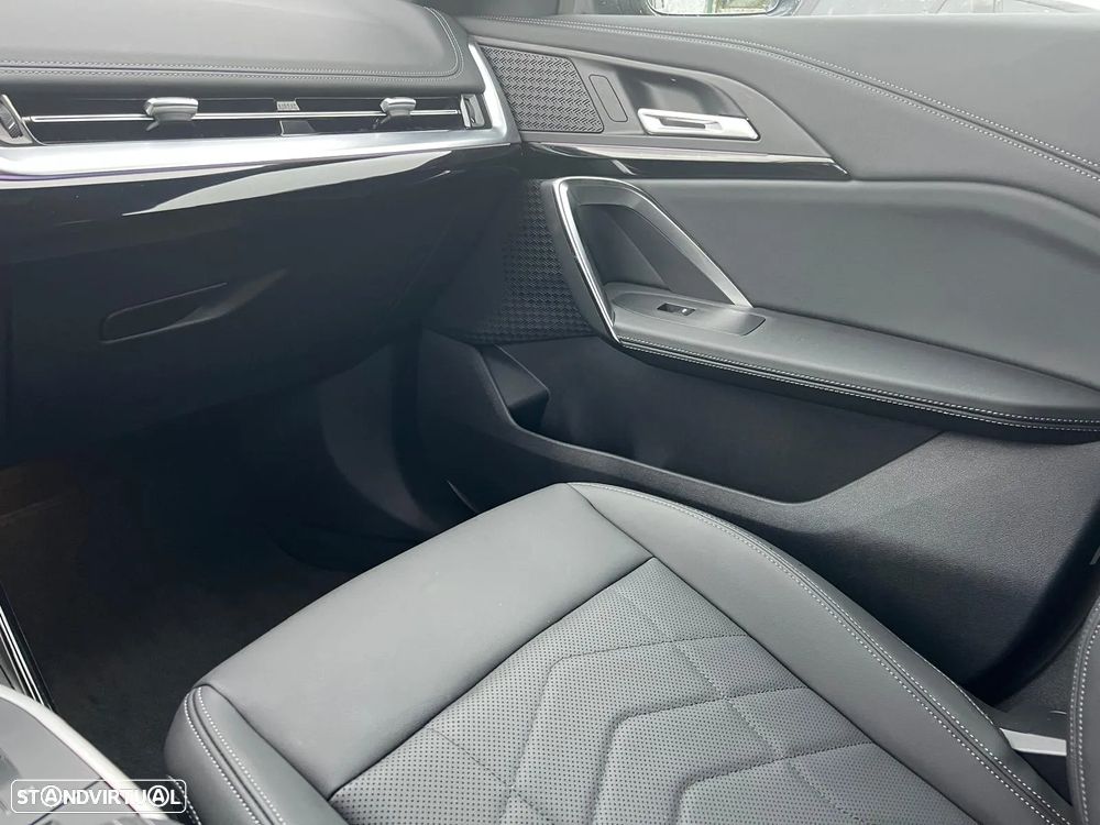 BMW iX1 xDrive30 xLine - 15