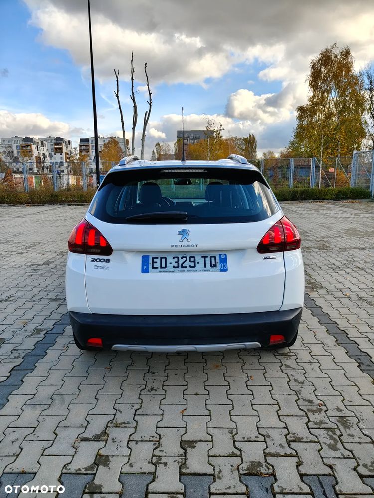 Peugeot 2008 1.2 Pure Tech Allure S&S - 19