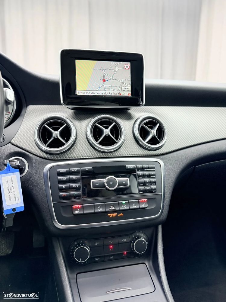 Mercedes-Benz GLA 200 7G-DCT Urban - 12