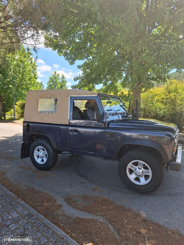 Land Rover Defender 90 2.2 CRD E - 8