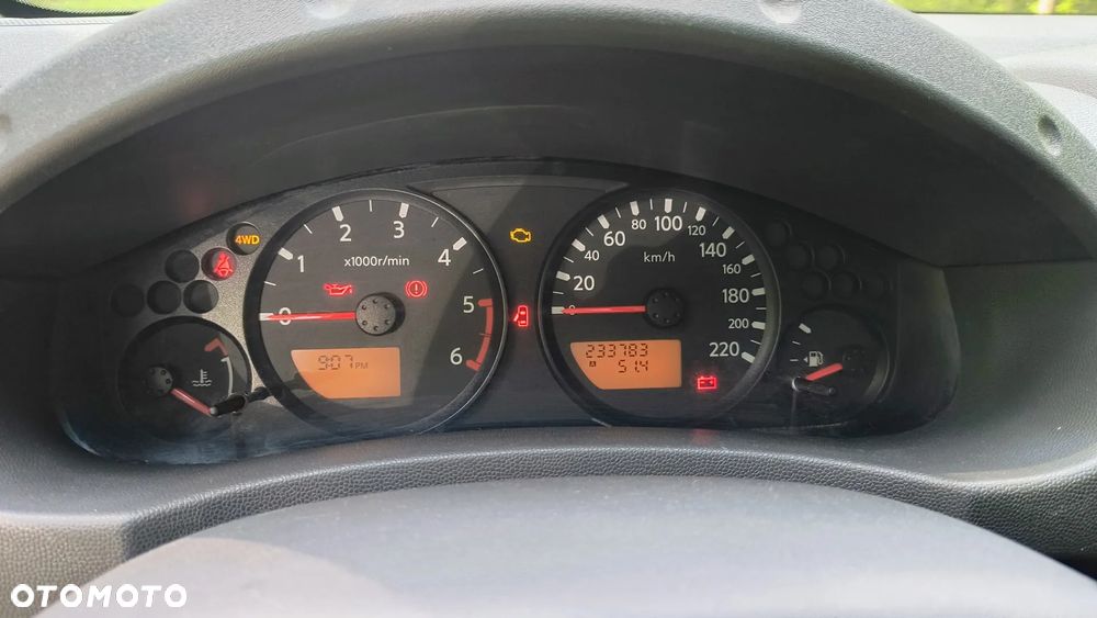 Nissan Navara 2.5 D FE - 9