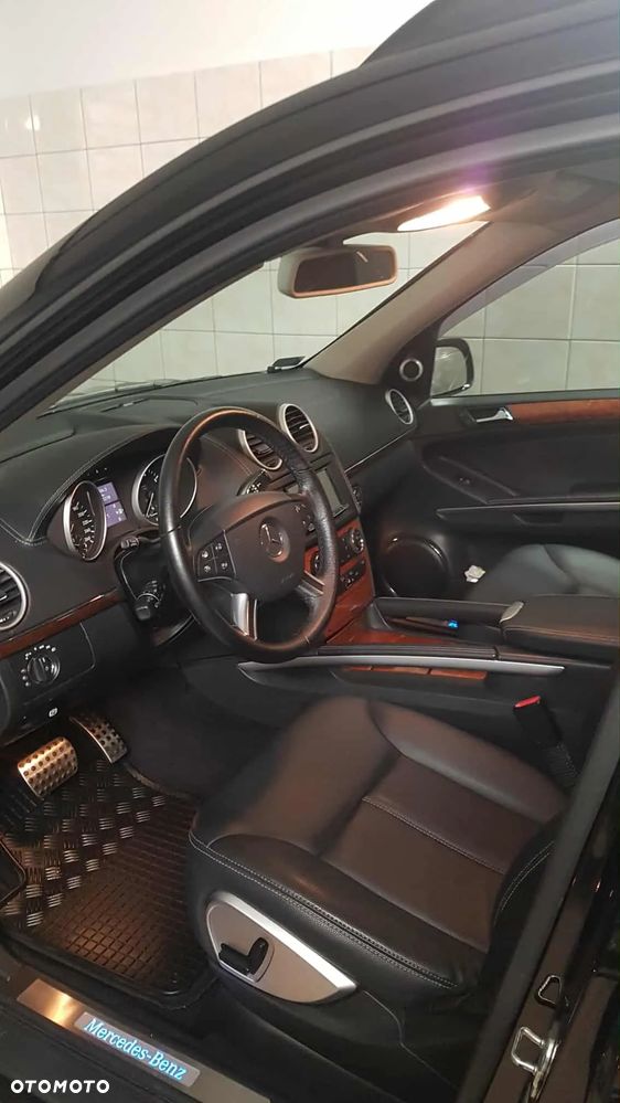 Mercedes-Benz GL 450 - 13