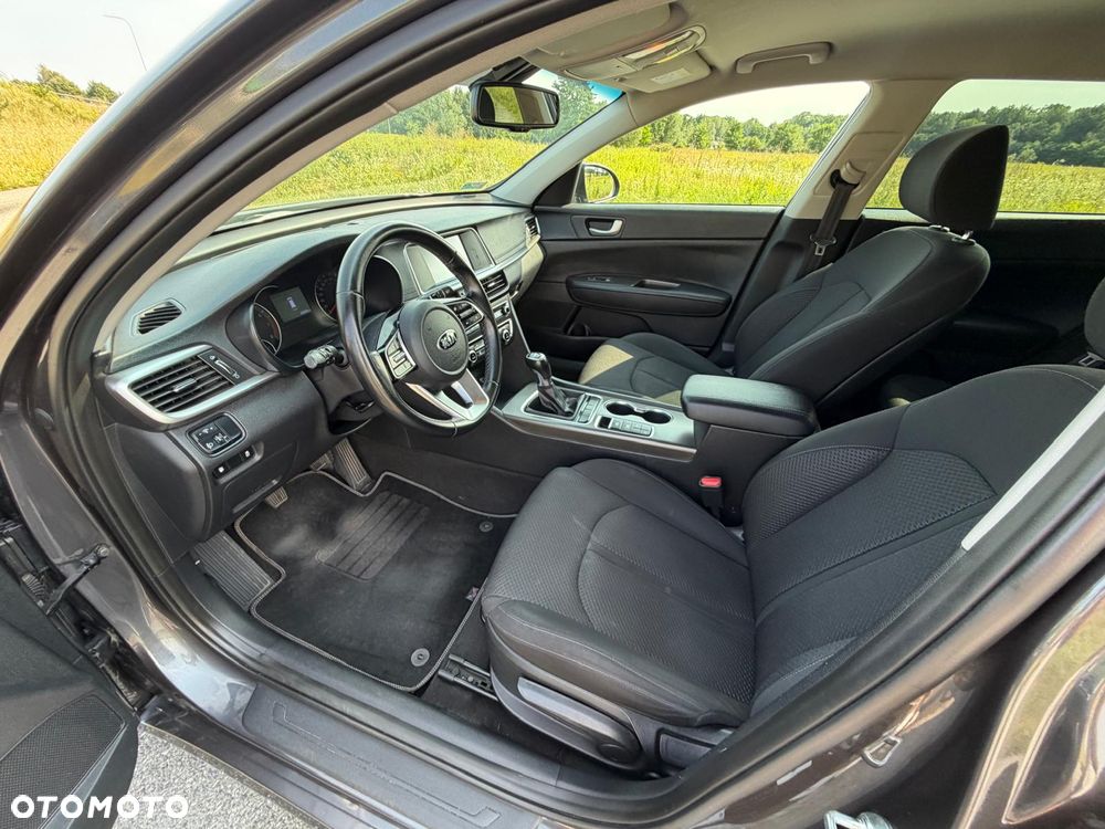 Kia Optima 2.0 M - 15