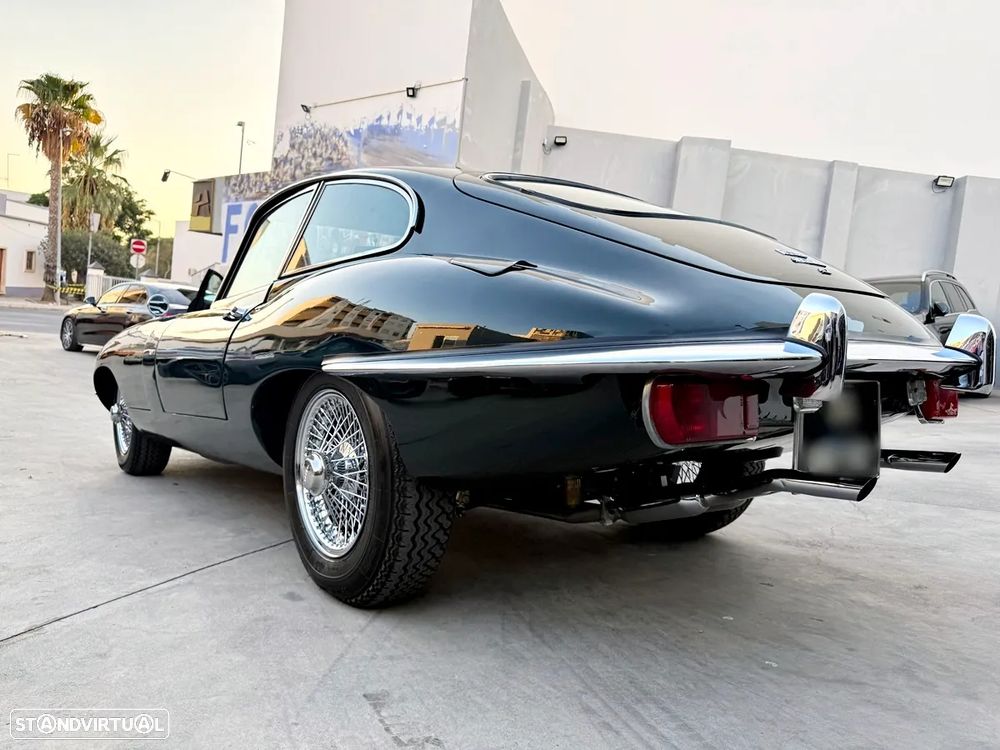 Jaguar E-Type - 42