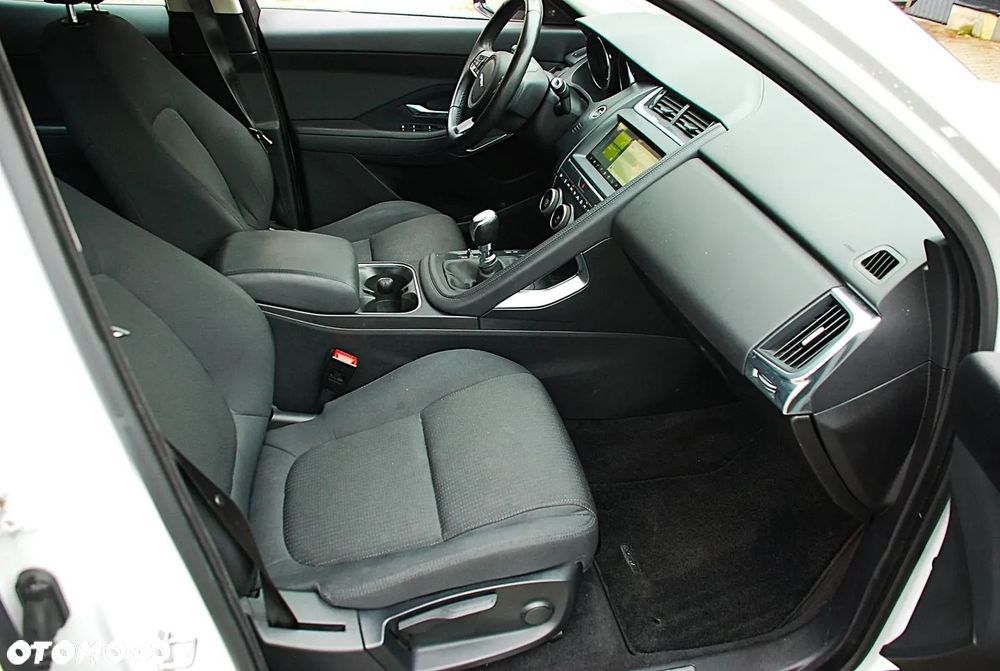 Jaguar E-Pace 2.0 i4D FWD R-Dynamic S - 23