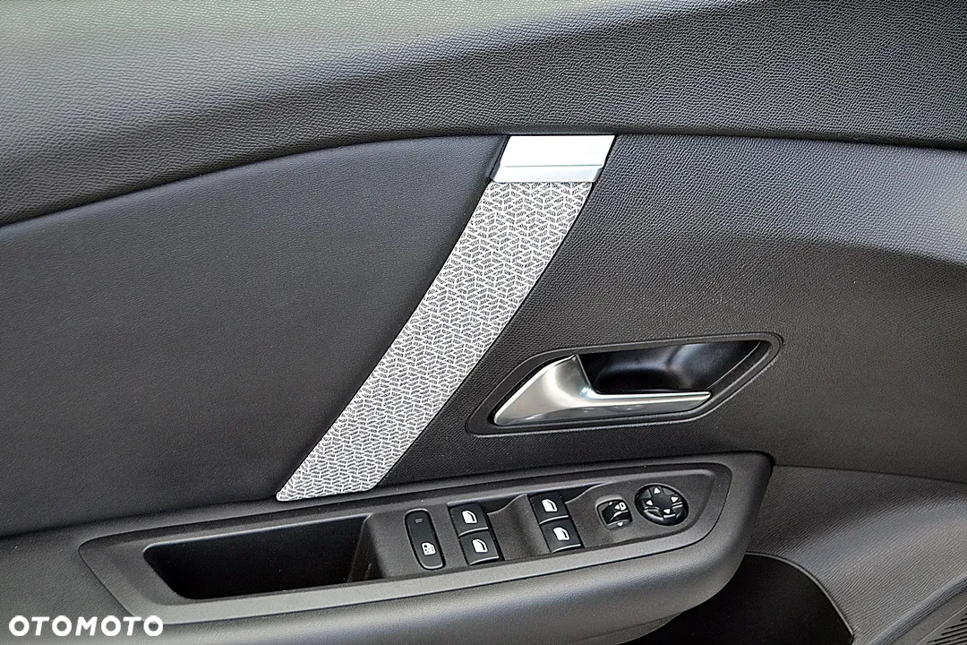 Citroën C4 1.5 BlueHDi Shine S&S EAT8 - 17