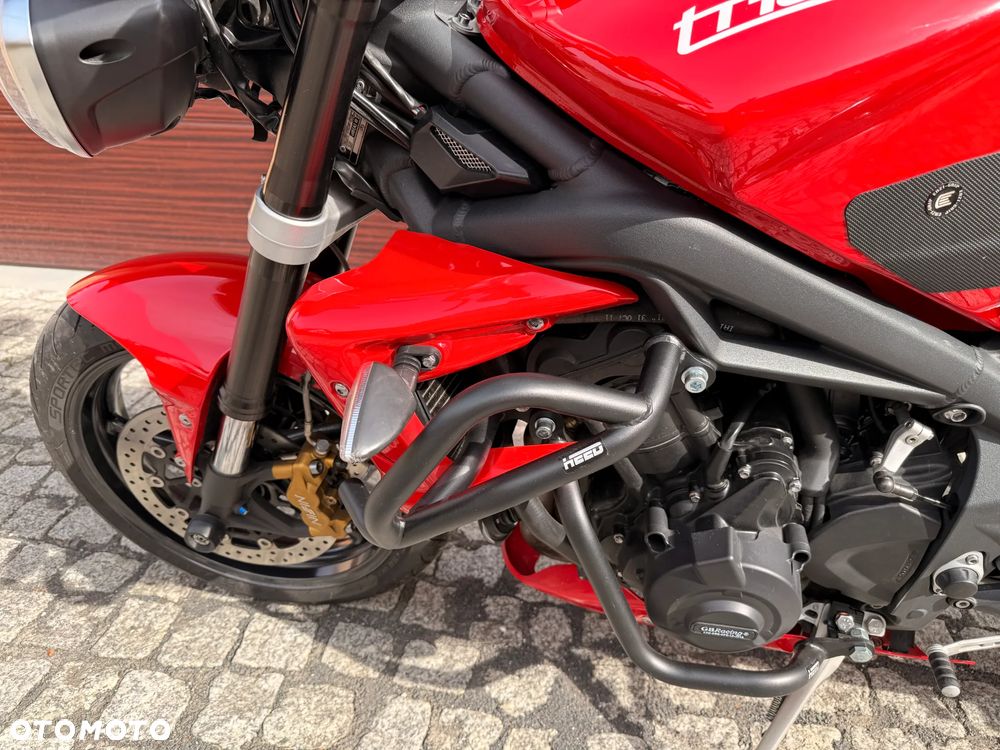 Triumph Street Triple - 16
