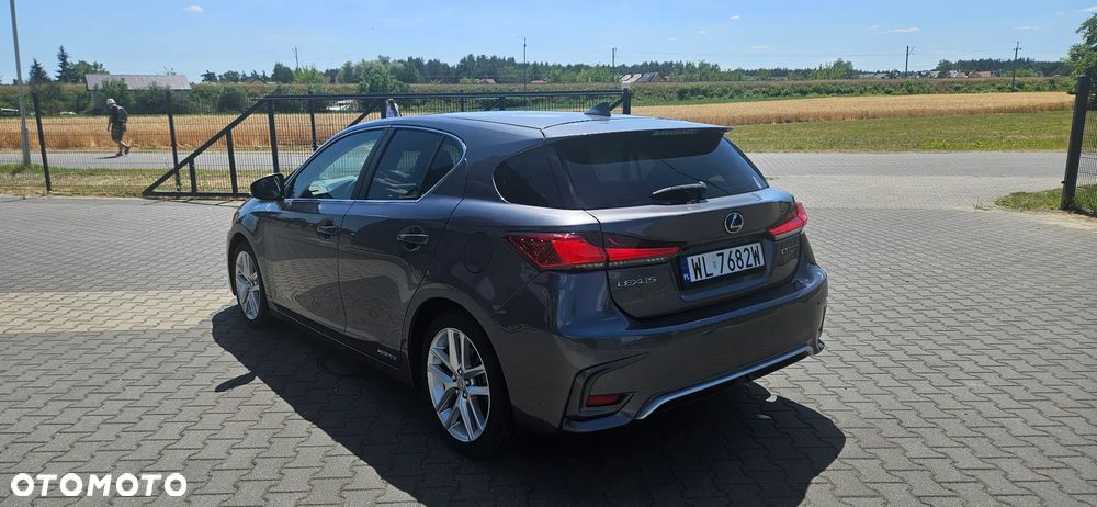 Lexus CT ver-200h-executive-line - 3