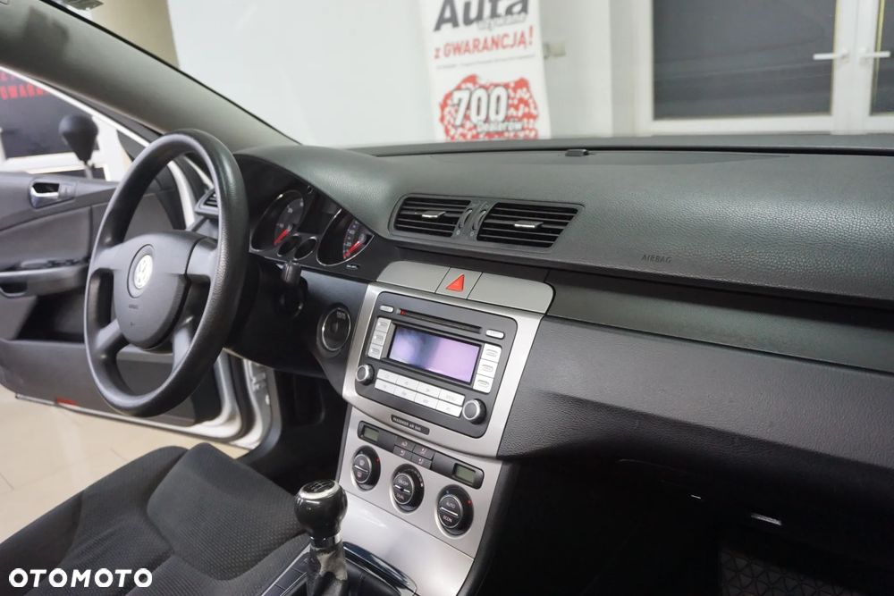 Volkswagen Passat 2.0 TDI Comfortline - 26