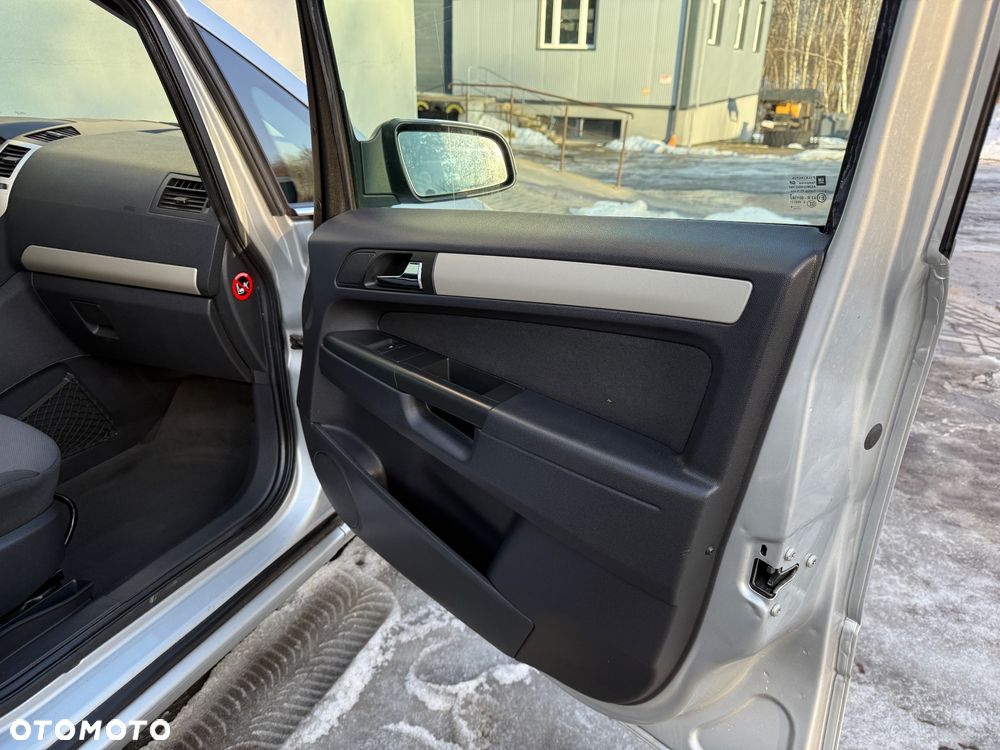 Opel Zafira 1.6 16V Comfort - 25