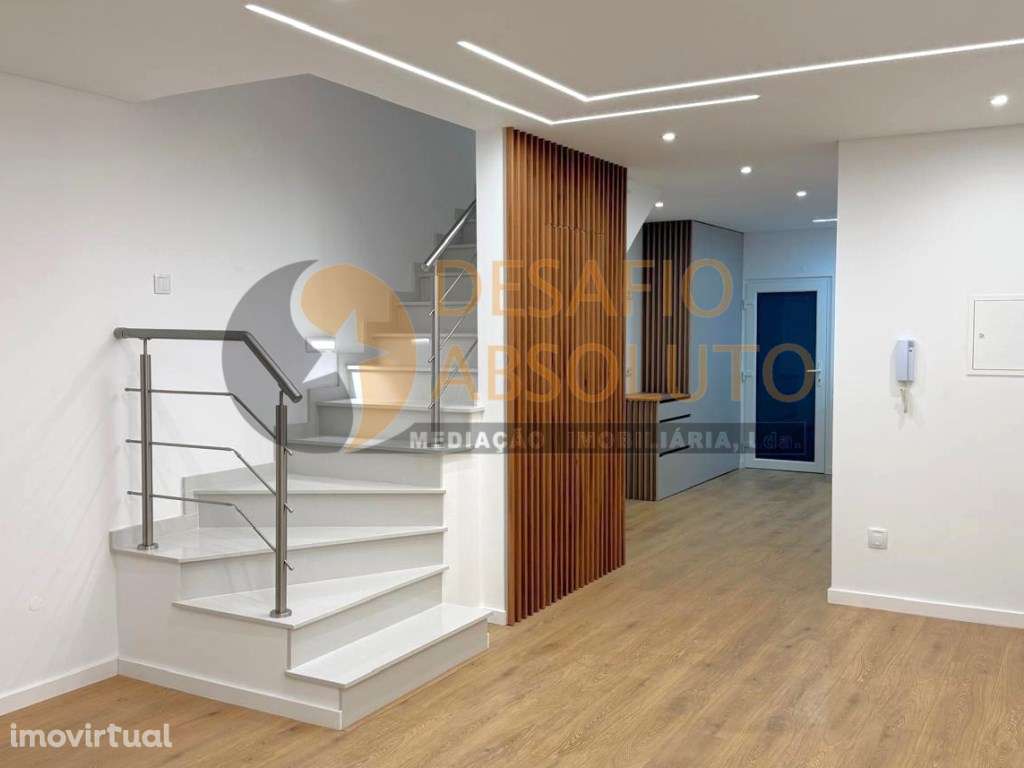 Moradias Geminadas Triplex T3 c/ Garagem - Quinta do Conde - Grande imagem: 2/40