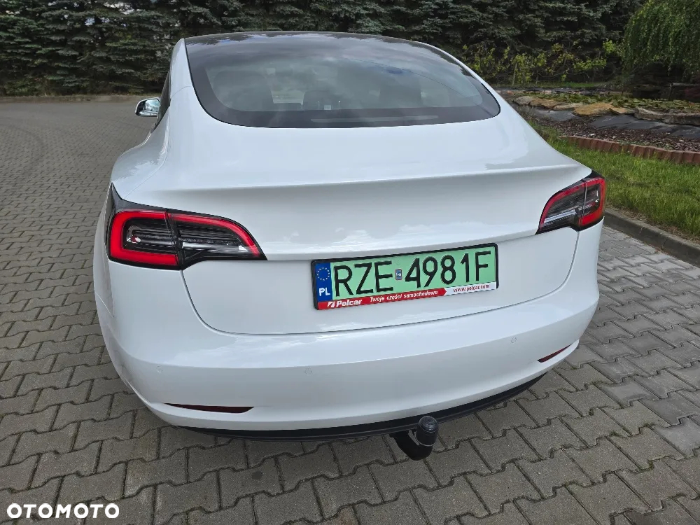 Tesla Model 3 - 12