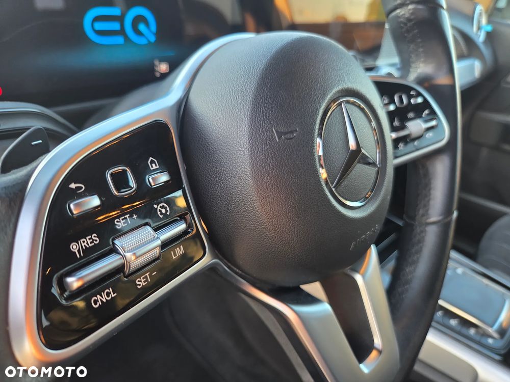 Mercedes-Benz EQB 250 66.5kWh Electric Art - 16