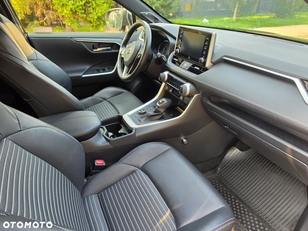 Toyota RAV4 2.5 Hybrid Black Edition by JBL 4x4 - 39