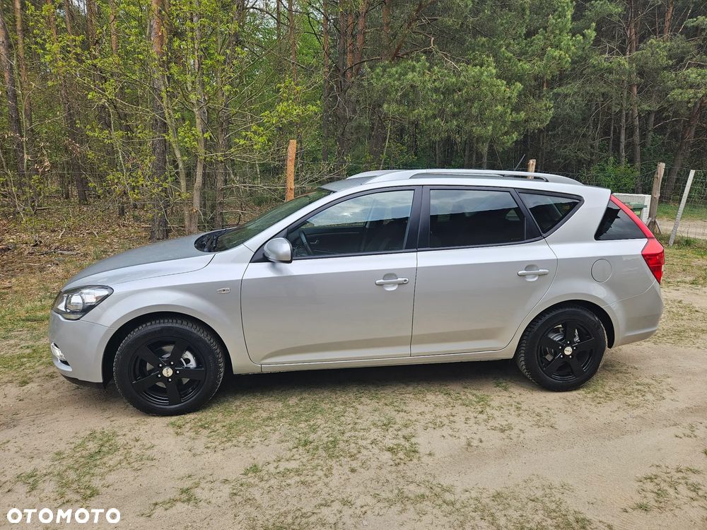Kia Ceed - 4