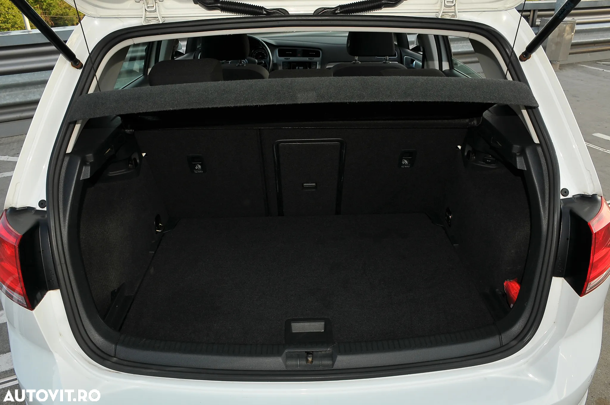 Volkswagen Golf 1.2 TSI BlueMotion Technology Comfortline - 24