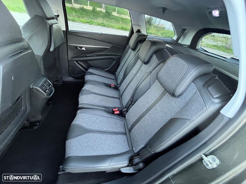 Peugeot 5008 1.2 PureTech Allure J18 - 12