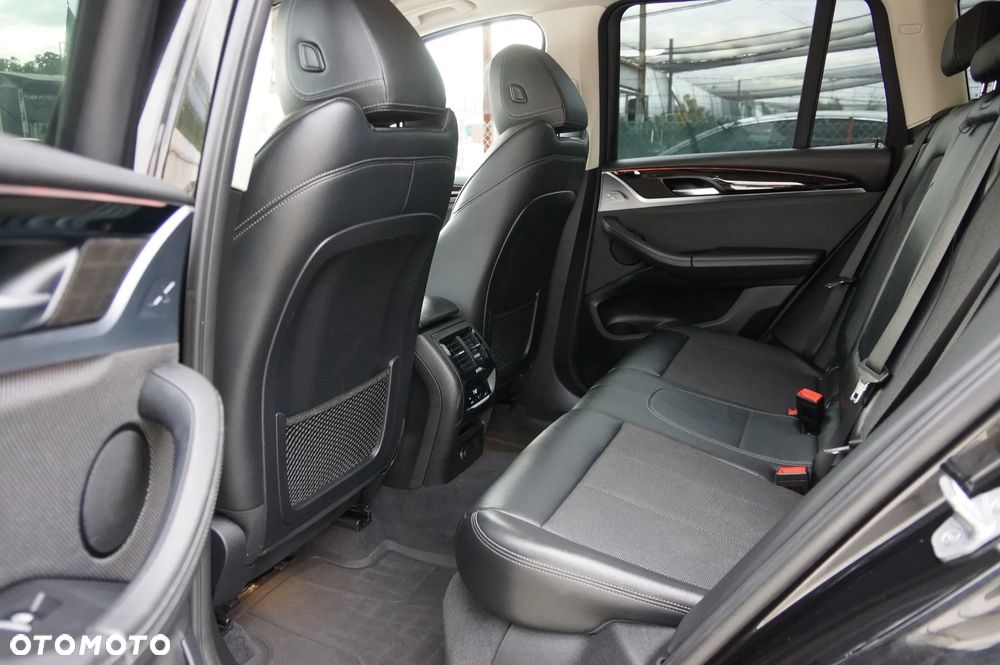 BMW X3 xDrive20d - 32