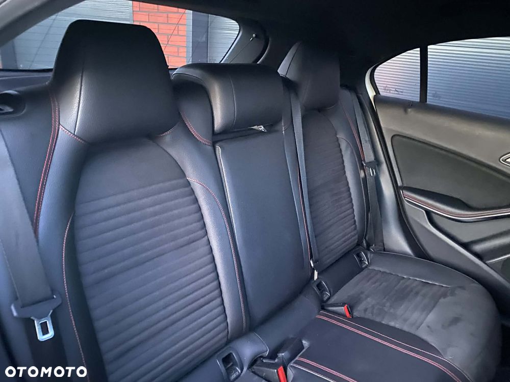 Mercedes-Benz Klasa A 200 CDI 7G-DCT AMG Line - 16