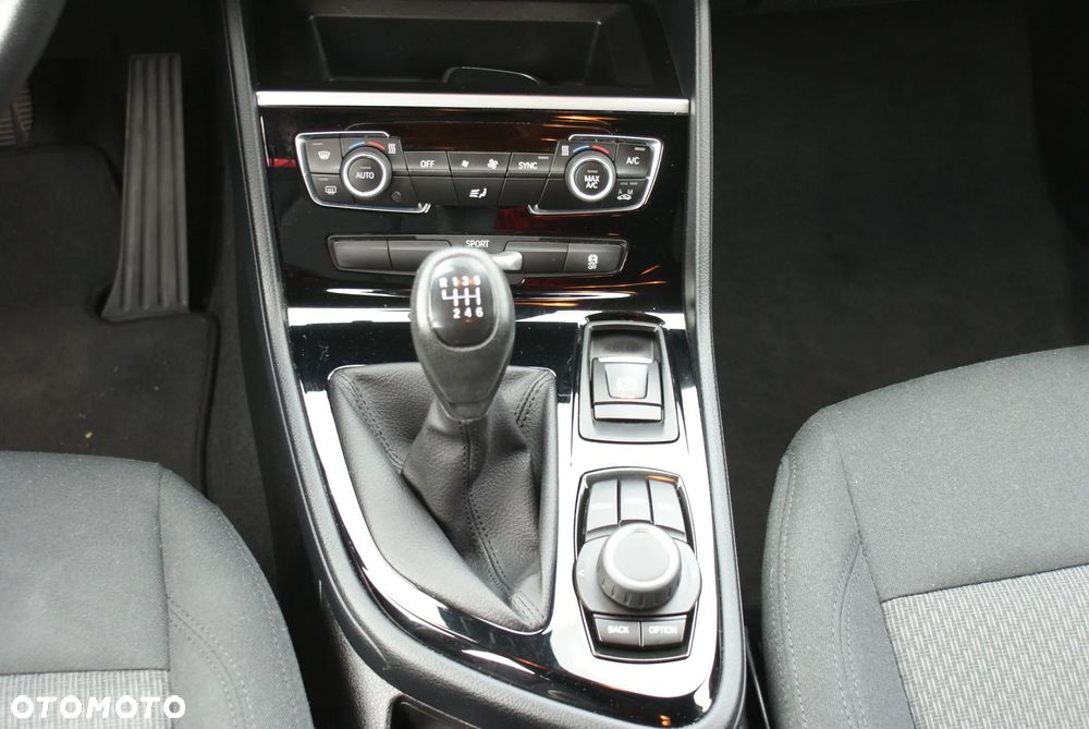 BMW Seria 2 218i Advantage - 10