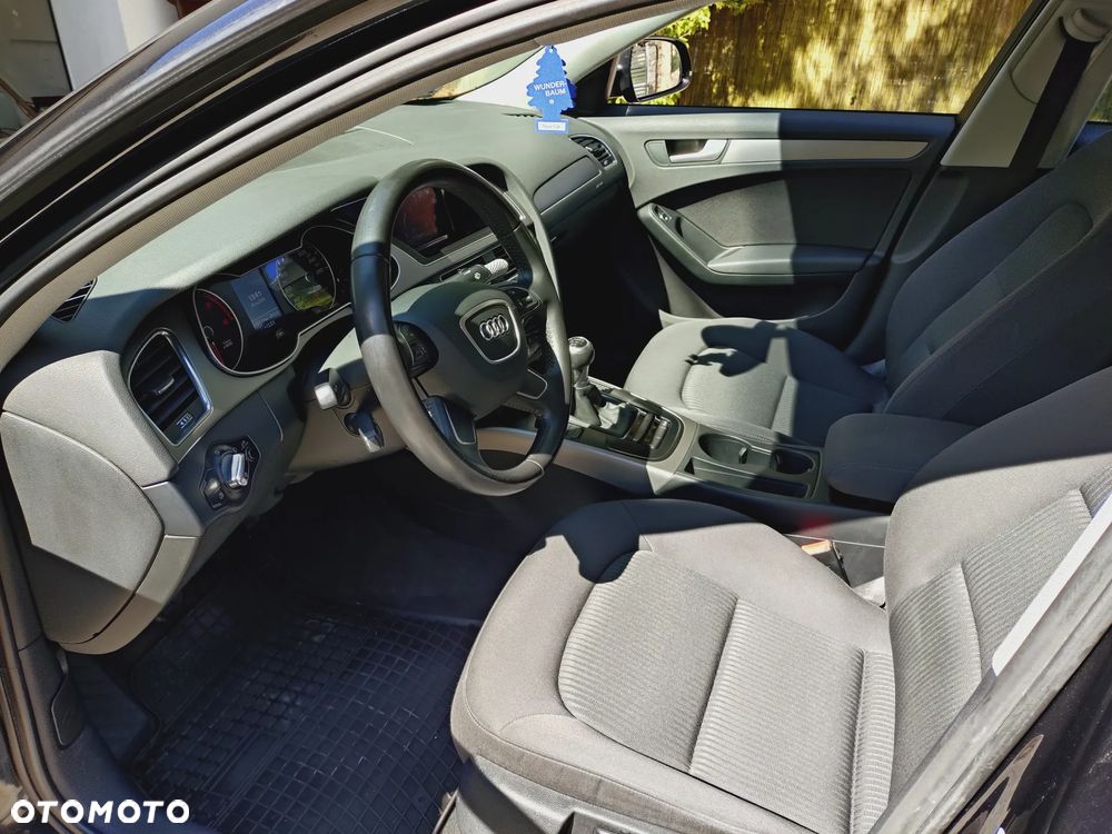 Audi A4 Limousine - 9