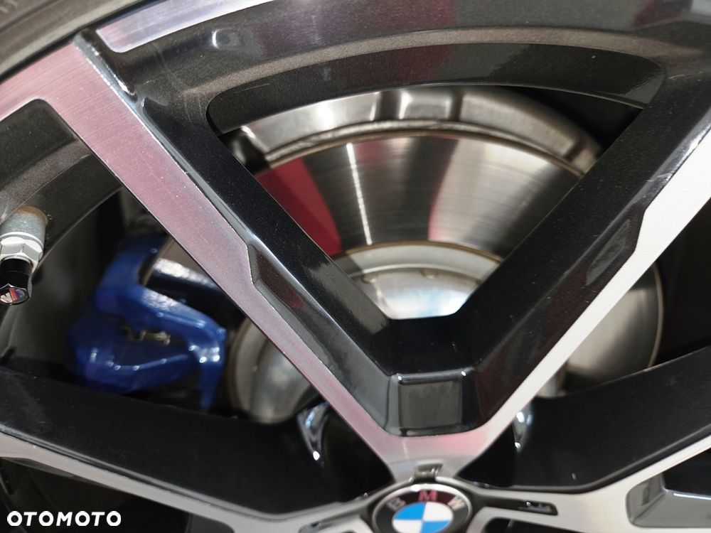 BMW Seria 8 840i - 12