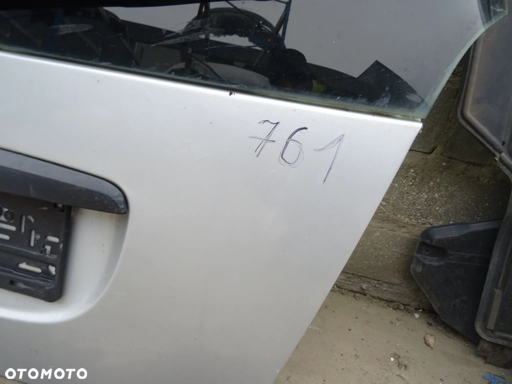 Klapa Bagażnika Mercedes a150 w169 - 4