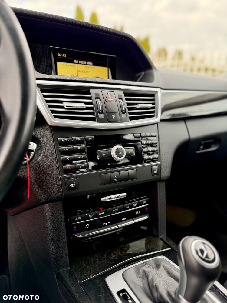 Mercedes-Benz Klasa E 250 CGI BlueEffICIENCY Avantgarde - 8