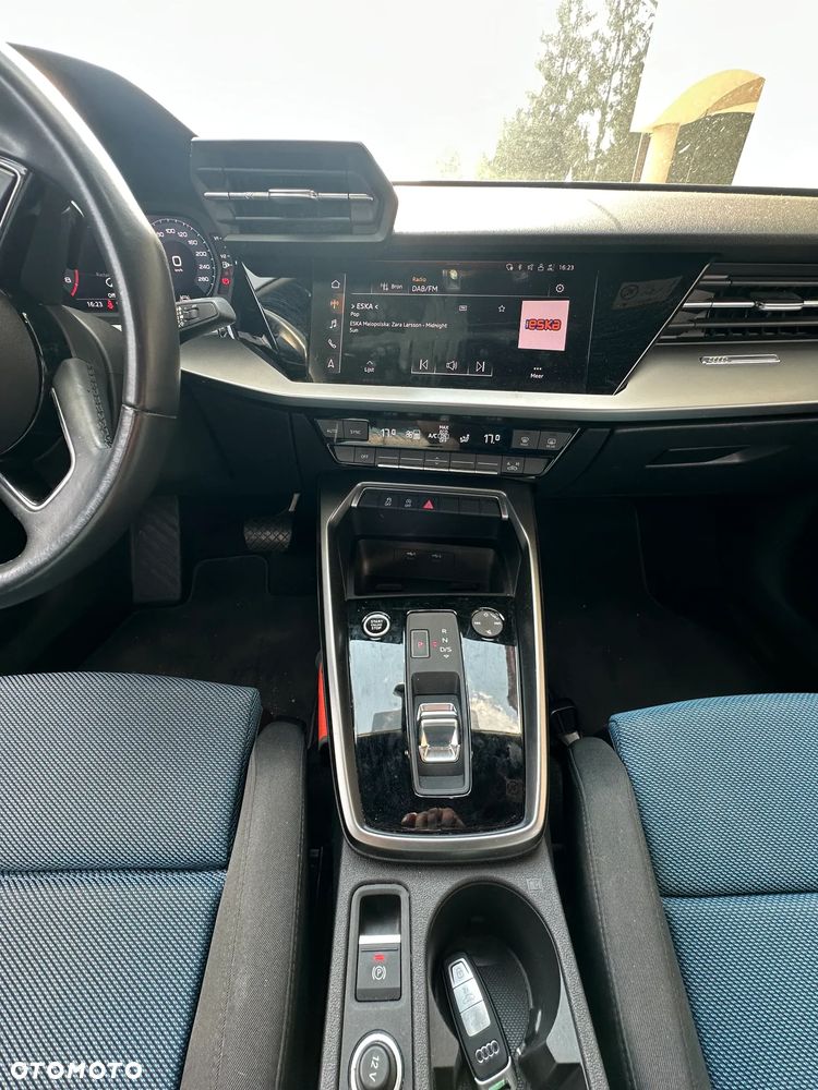 Audi A3 Sportback 35 TFSI cylinder on demand S tronic design - 14