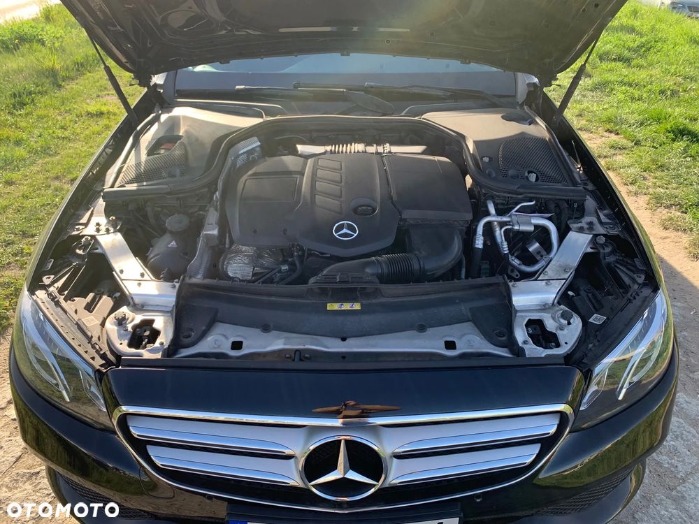 Mercedes-Benz Klasa E 220 d T 9G-TRONIC Exclusive - 5