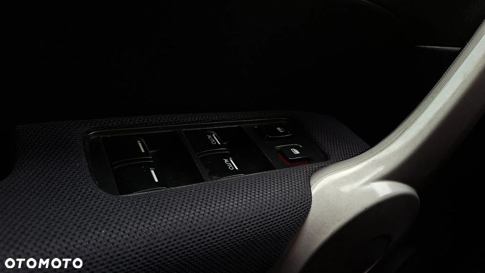 Honda CR-V 2.0i-VTEC Automatik Elegance 50 Jahre Edition - 32