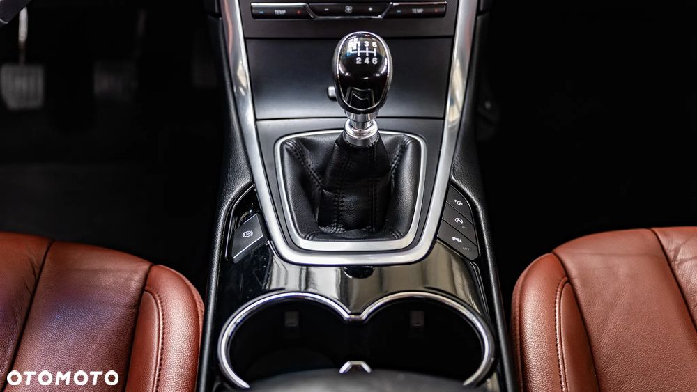 Ford Edge 2.0 TDCi 4WD Titanium - 27