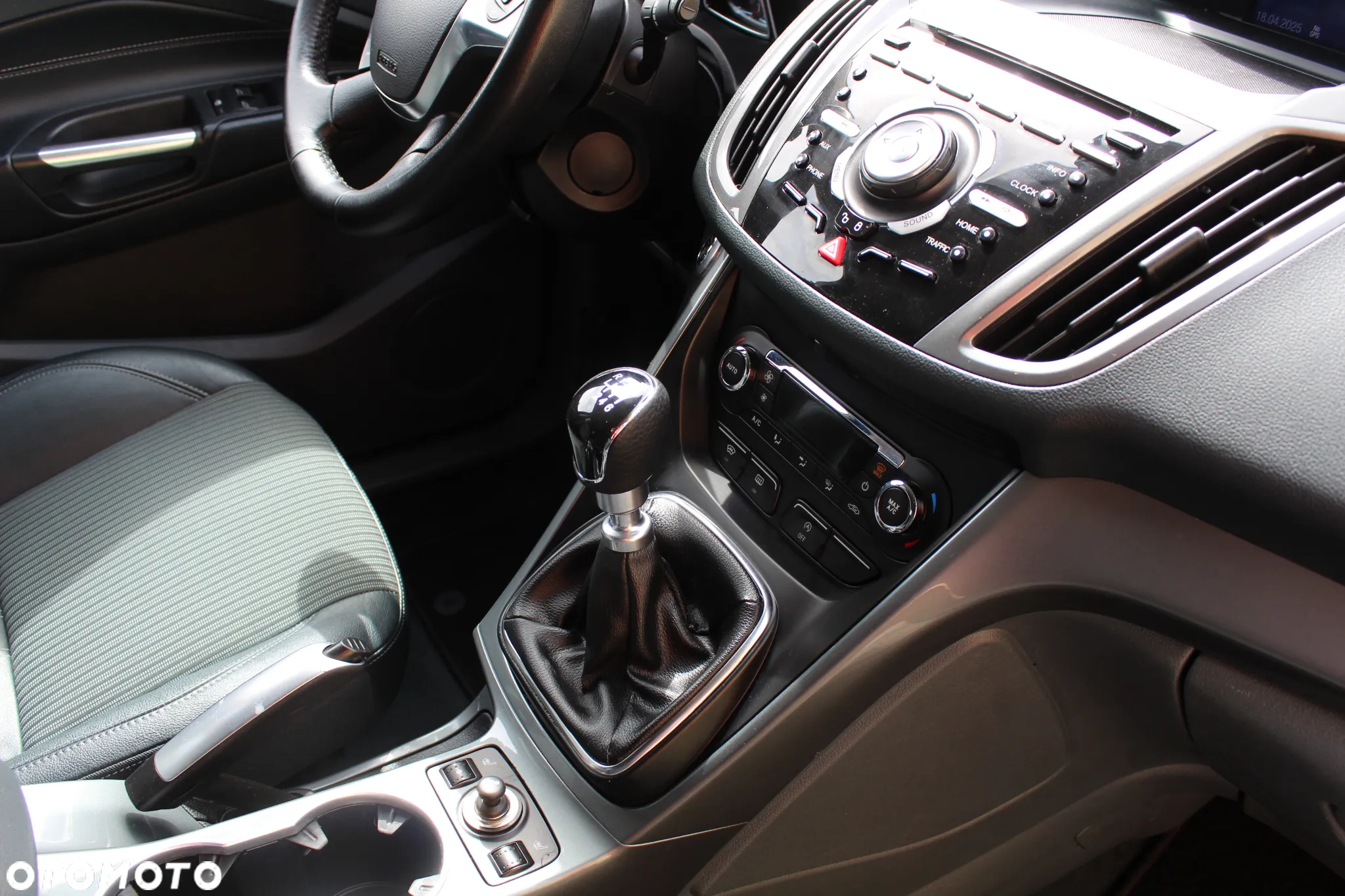 Ford Grand C-MAX - 15