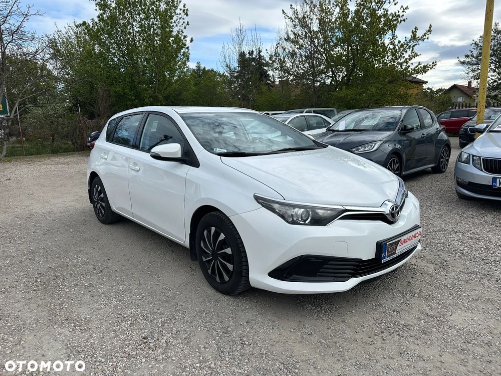 Toyota Auris - 5