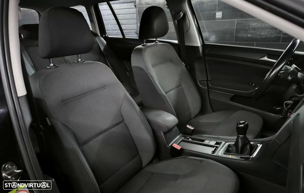 VW Golf Variant 1.6 TDi Confortline - 17