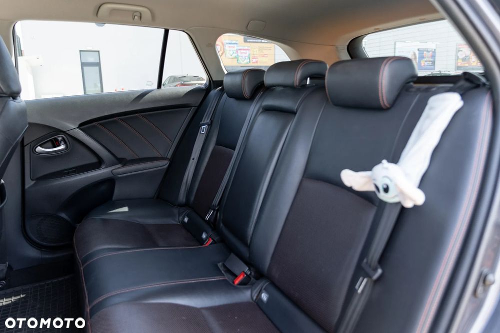 Toyota Avensis 2.0 D-4D Premium - 8
