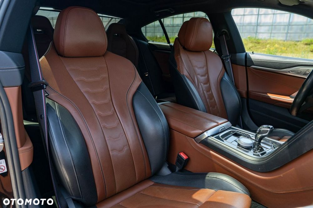 BMW Seria 8 M850i xDrive - 25