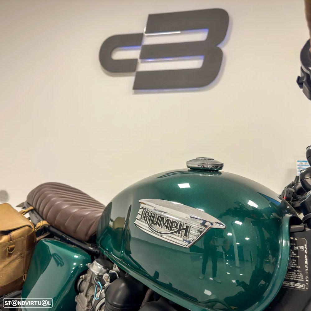 Triumph Bonneville - 14