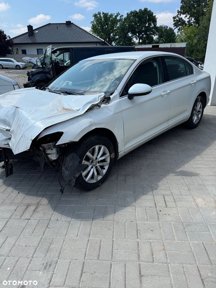 Volkswagen Passat 2.0 TDI SCR DSG Highline - 1