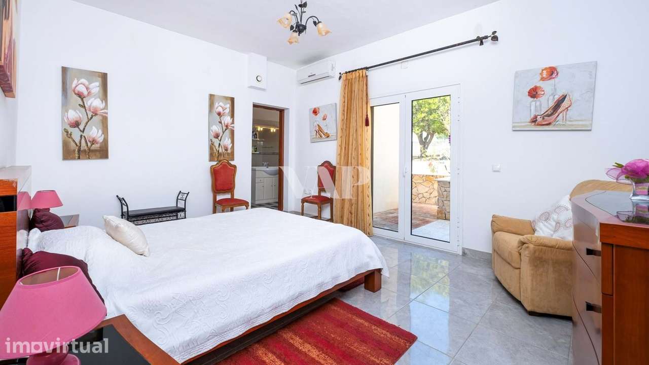 Moradia V5 de estilo tradicional com piscina privada, em Loulé - Grande imagem: 5/54