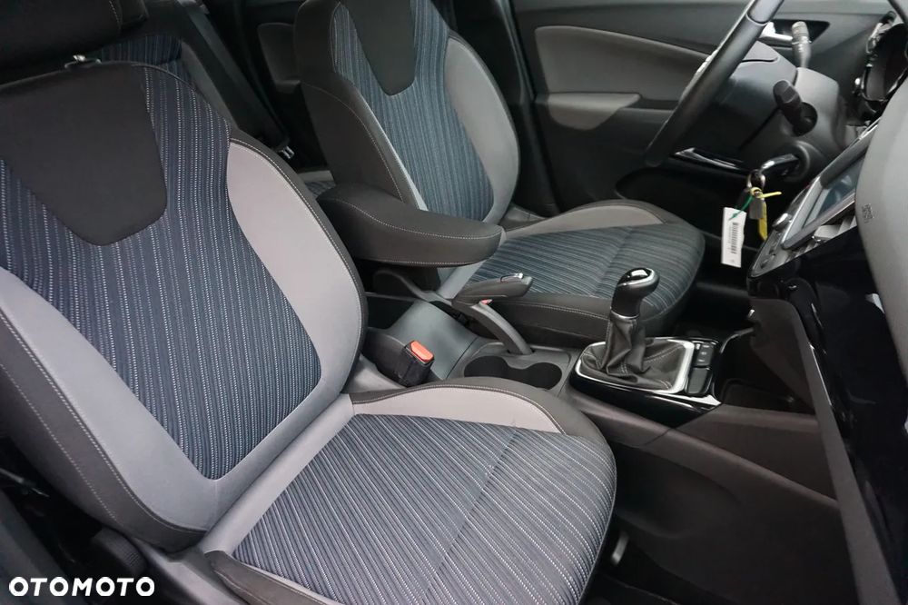 Opel Crossland X 1.2 120 Lat - 30