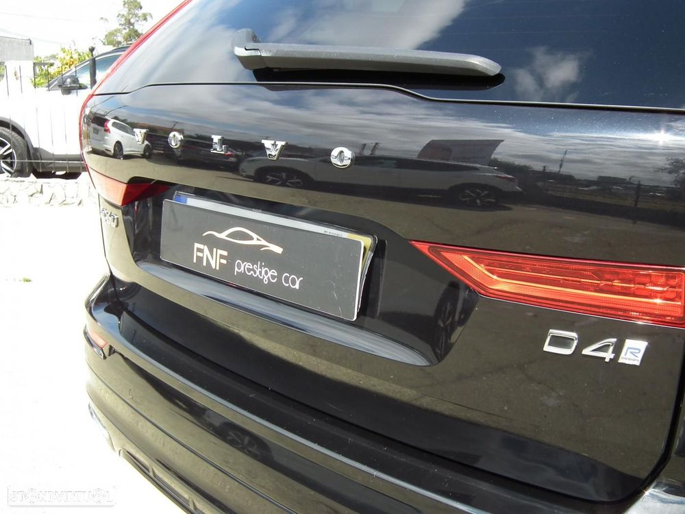Volvo XC 60 2.0 D4 R-Design Geartronic - 8