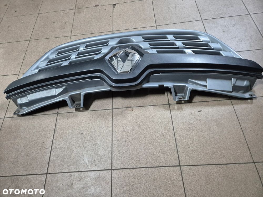 ATRAPA RENALT MASTER III LIFT  14-19r. - 2