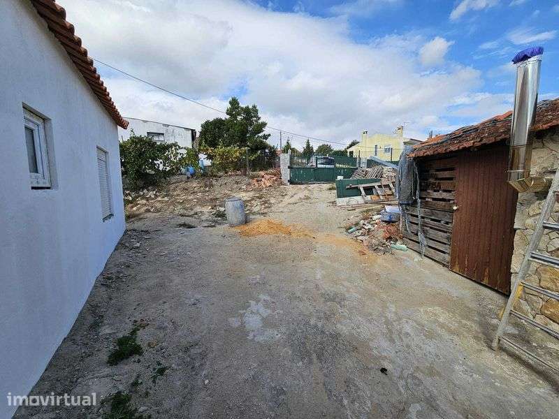 vende-se moradia em fase de reabilitação - Grande imagem: 3/11